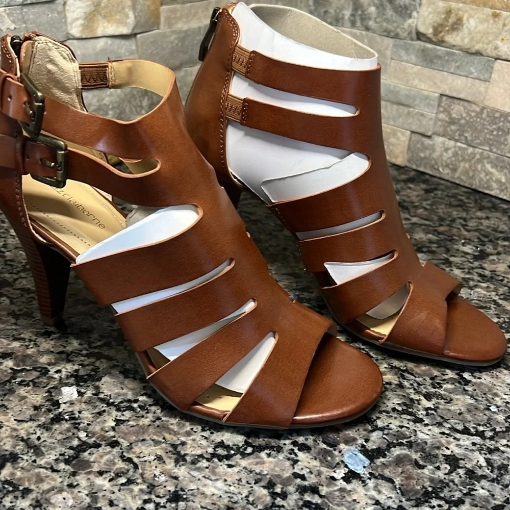 Lis Claiborne open toe heel/boot